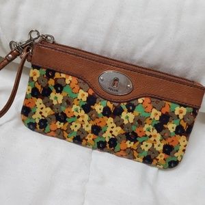 Fossil Key-Per Floral Print Wristlet
